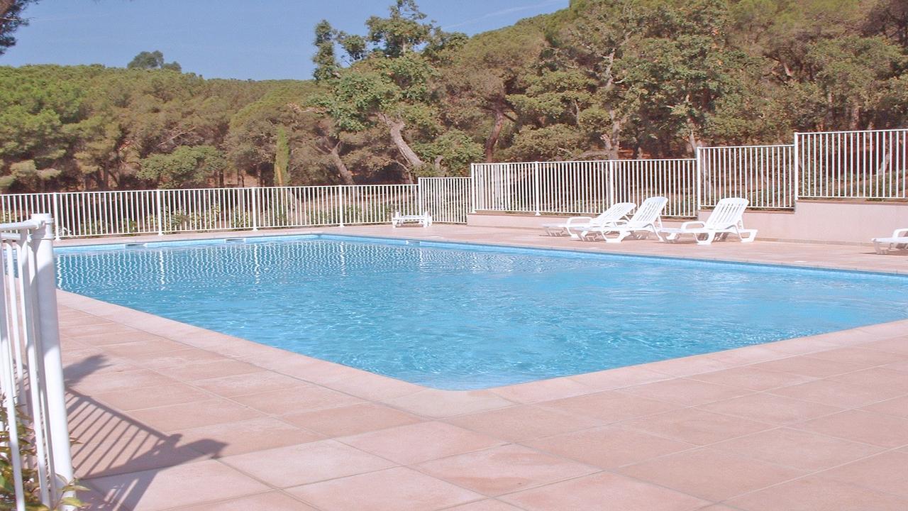 Appartement Les Pins Bleus A8 생트막시메 외부 사진